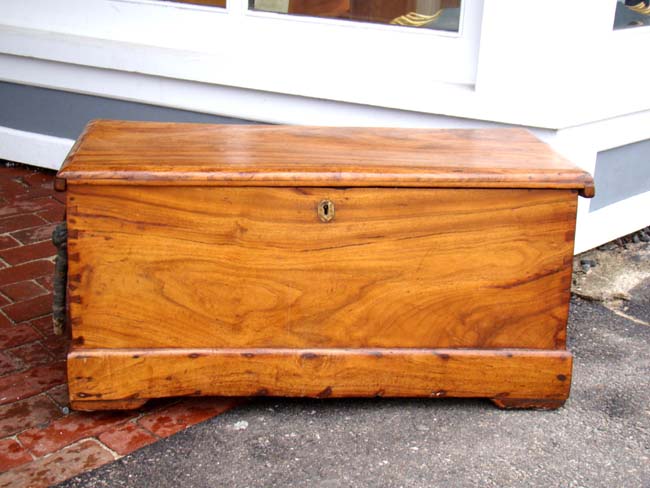 An outstanding early 19th century double canted Campforwood Seaman's Chest circa 1820 — image 2